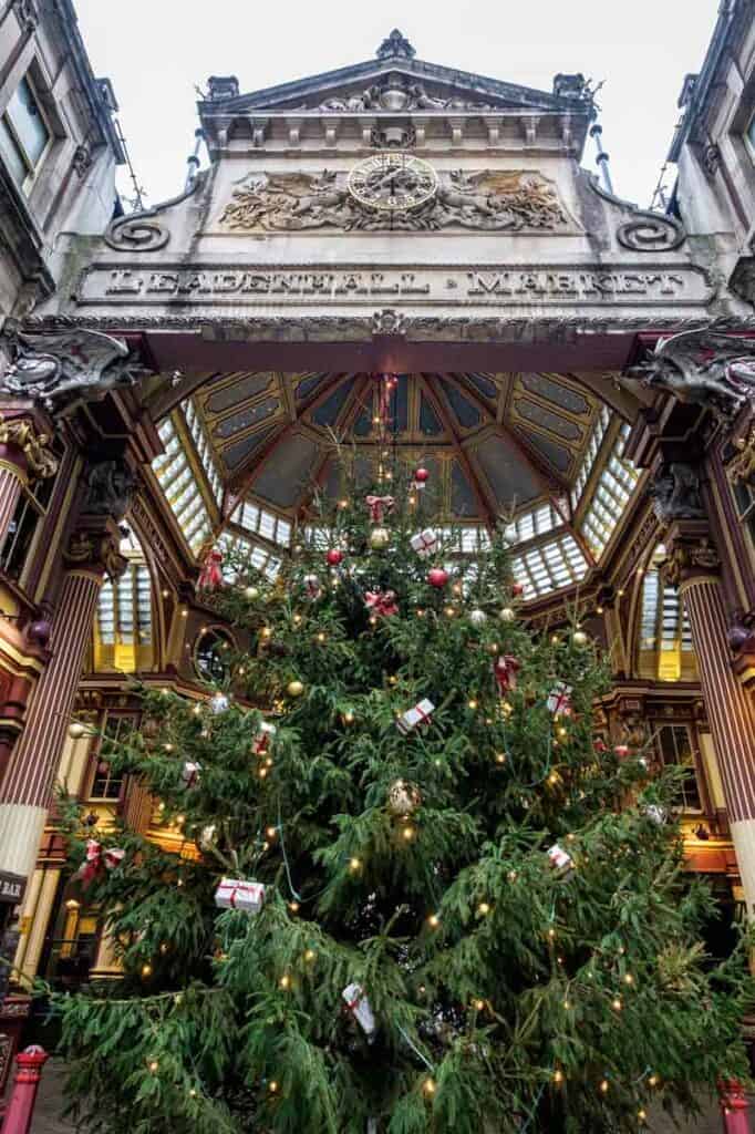 leadenhall market christmas tree day