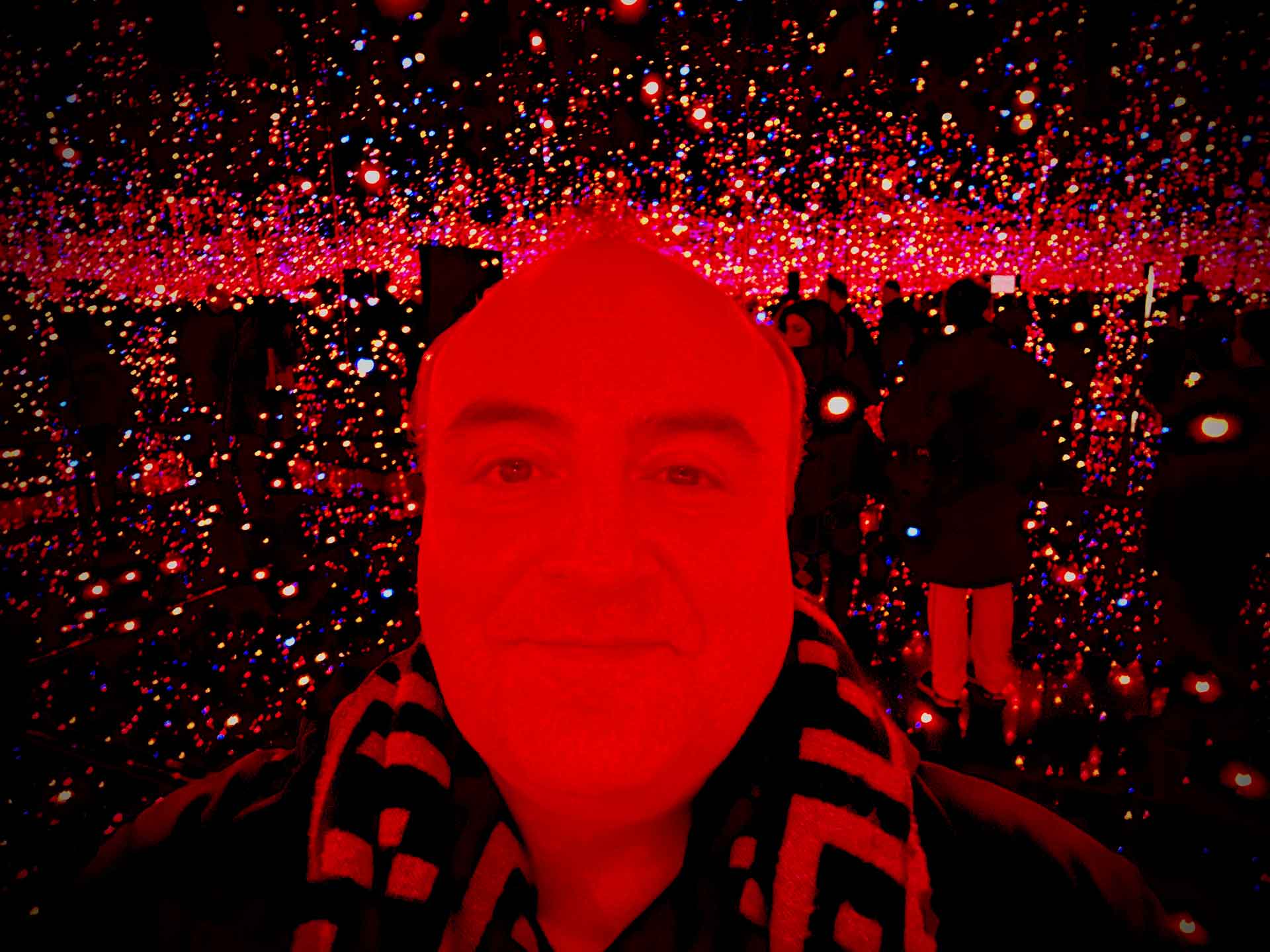 Tate Modern Infinity Rooms Sascha
